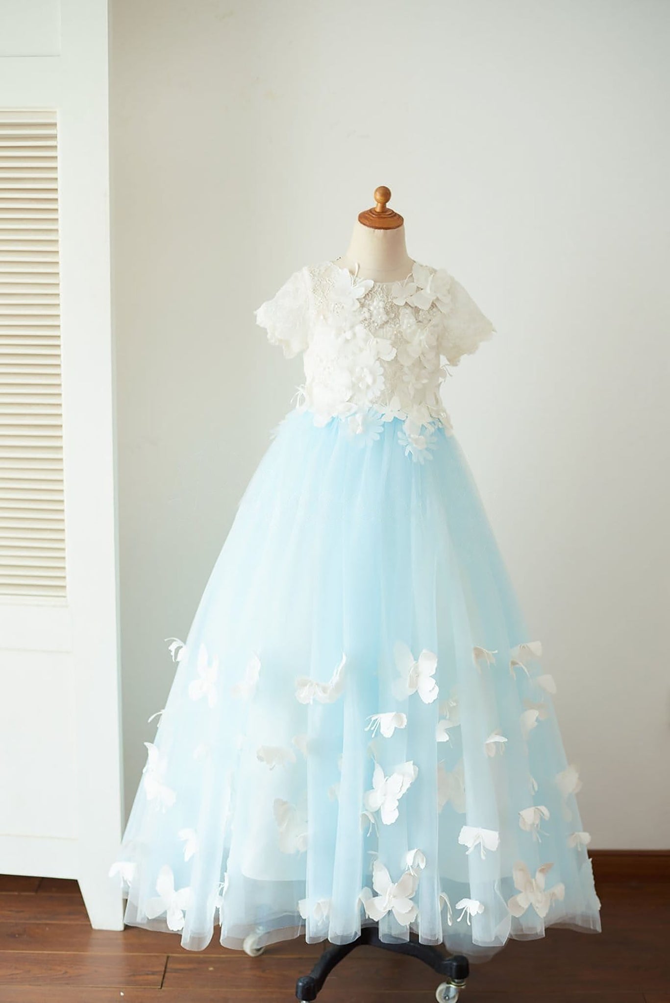 Ivory Lace Blue Tulle Short Sleeves Wedding Flower Girl Dress Full Length Party Dress with Butterfly