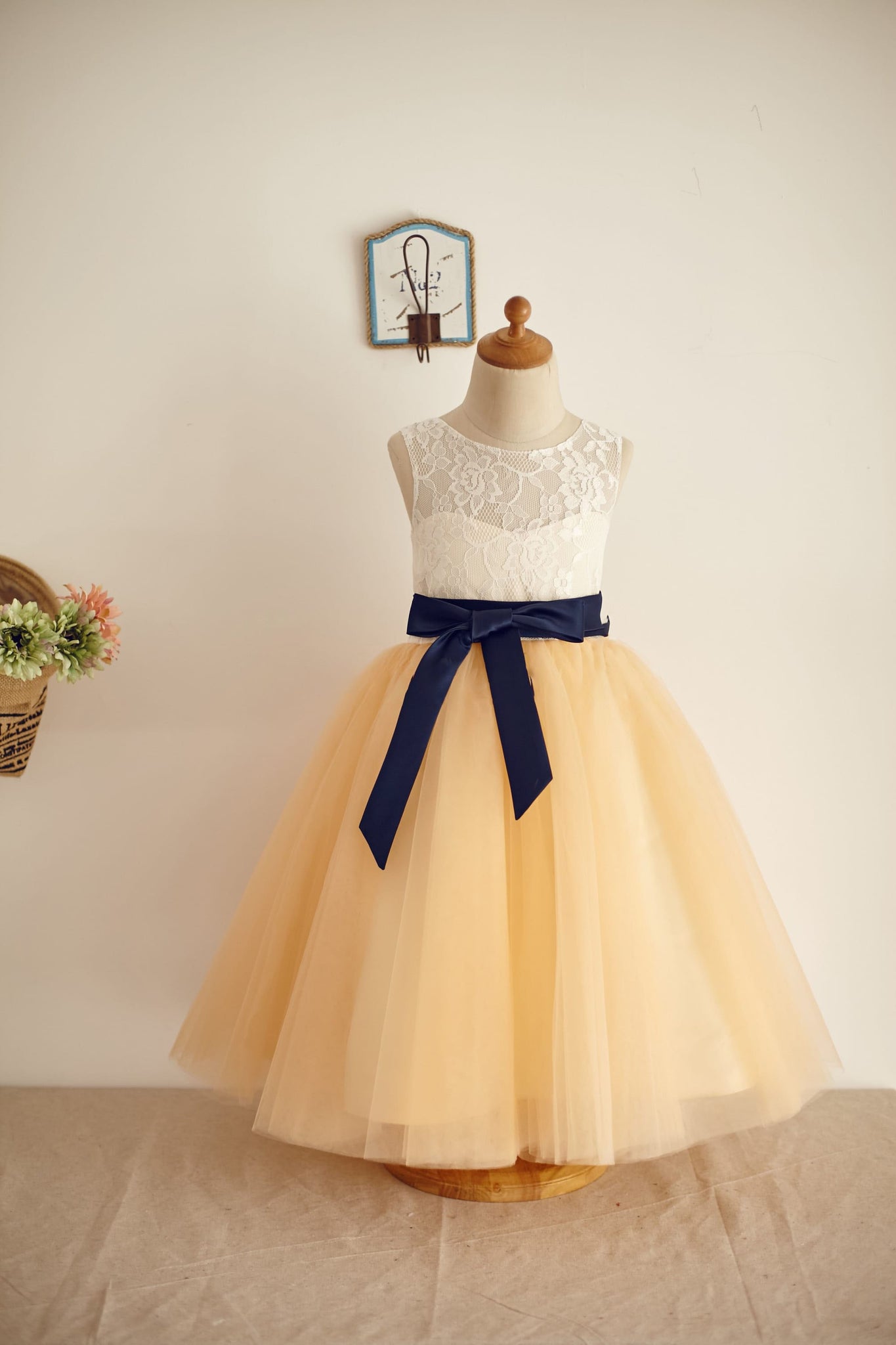 Girls Ivory Lace Champagne Tulle Flower Girl's Dress Party Dress Communion Dress with Belt