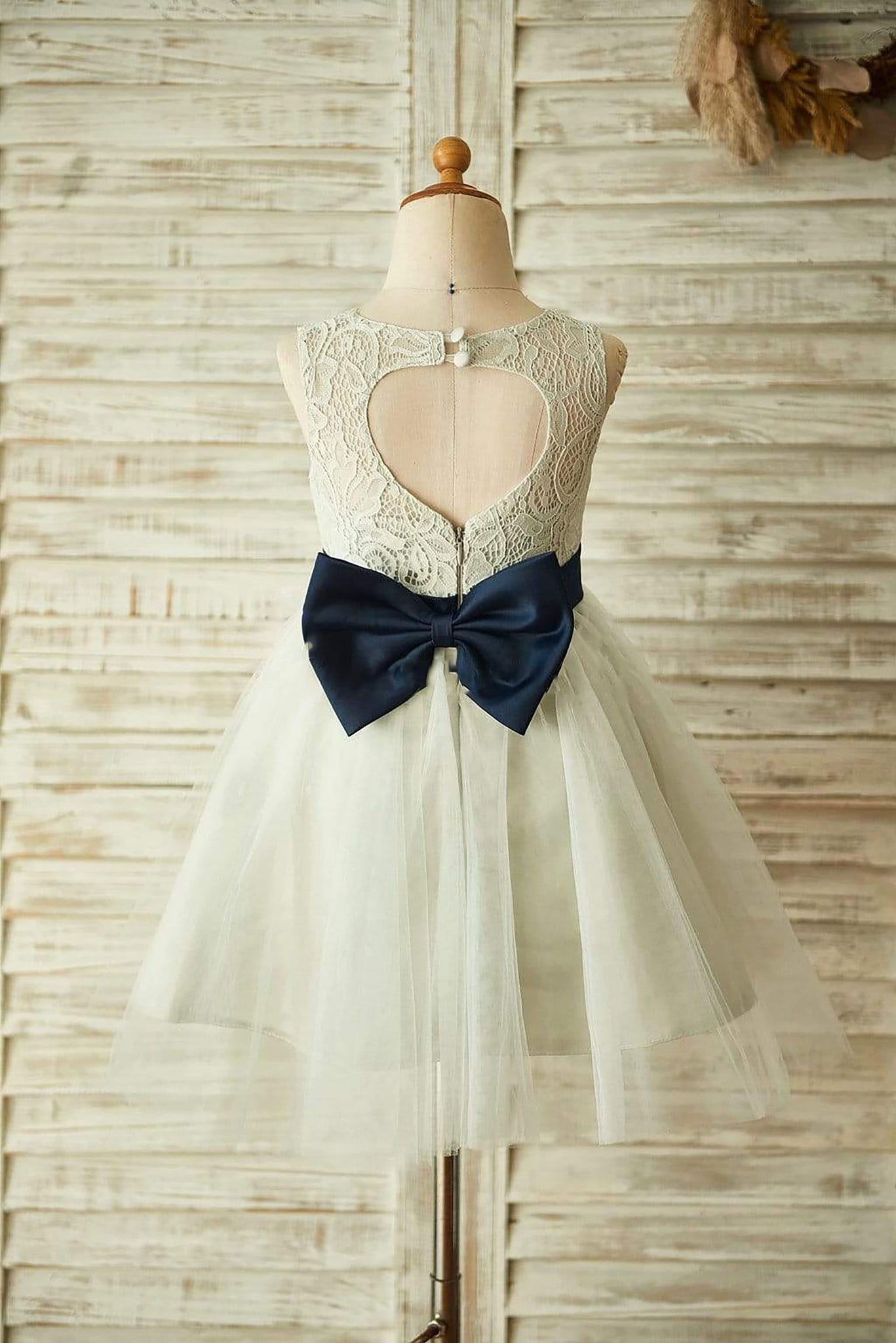 Keyhole Back Silver Gray Lace Tulle Wedding Flower Girl Dress with Bow Belt