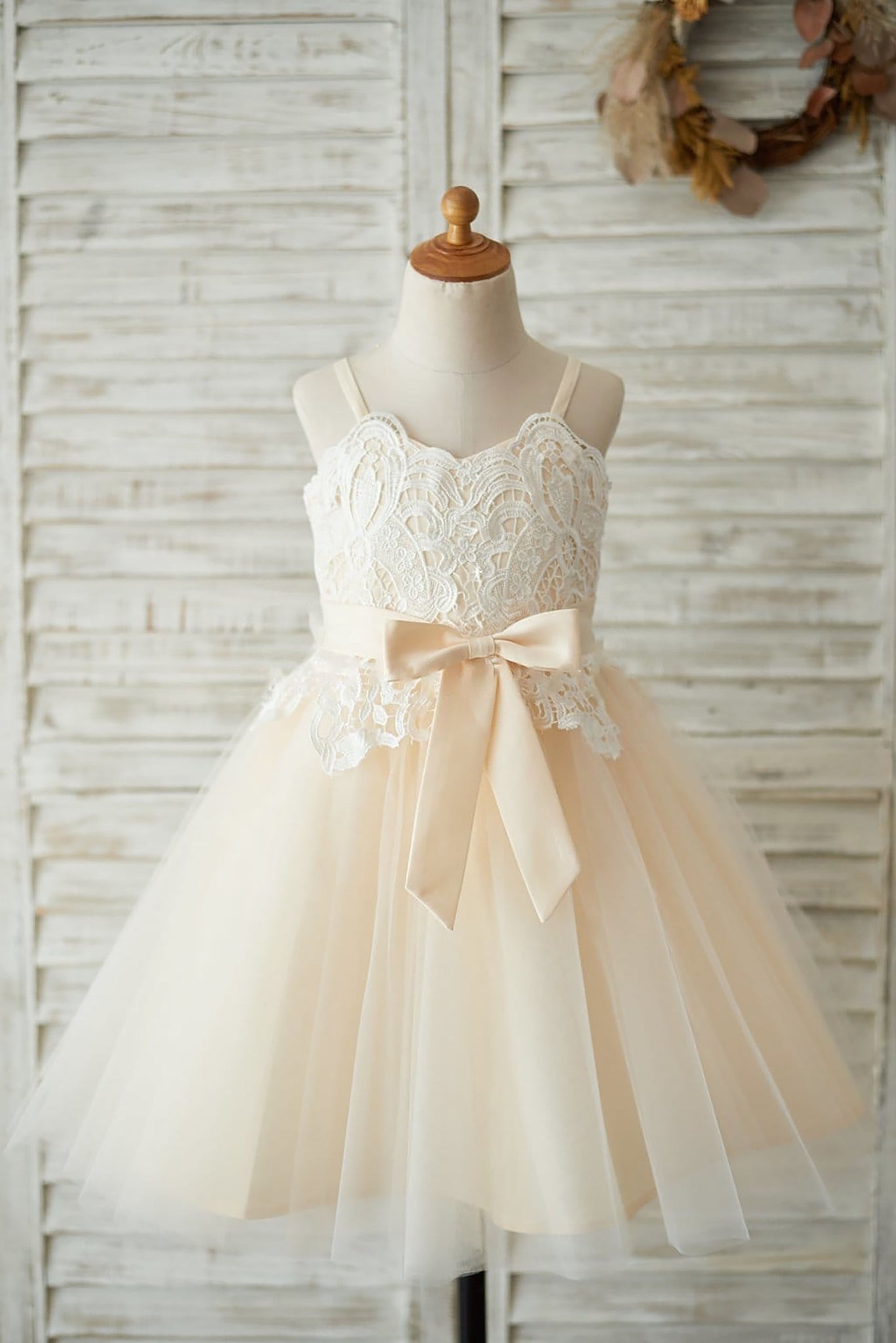 Girls Spaghetti Straps Champagne Tulle Ivory Lace Girls Spaghetti Straps Ivory Lace Backless Flower Girl's Dress Party Communion Dress